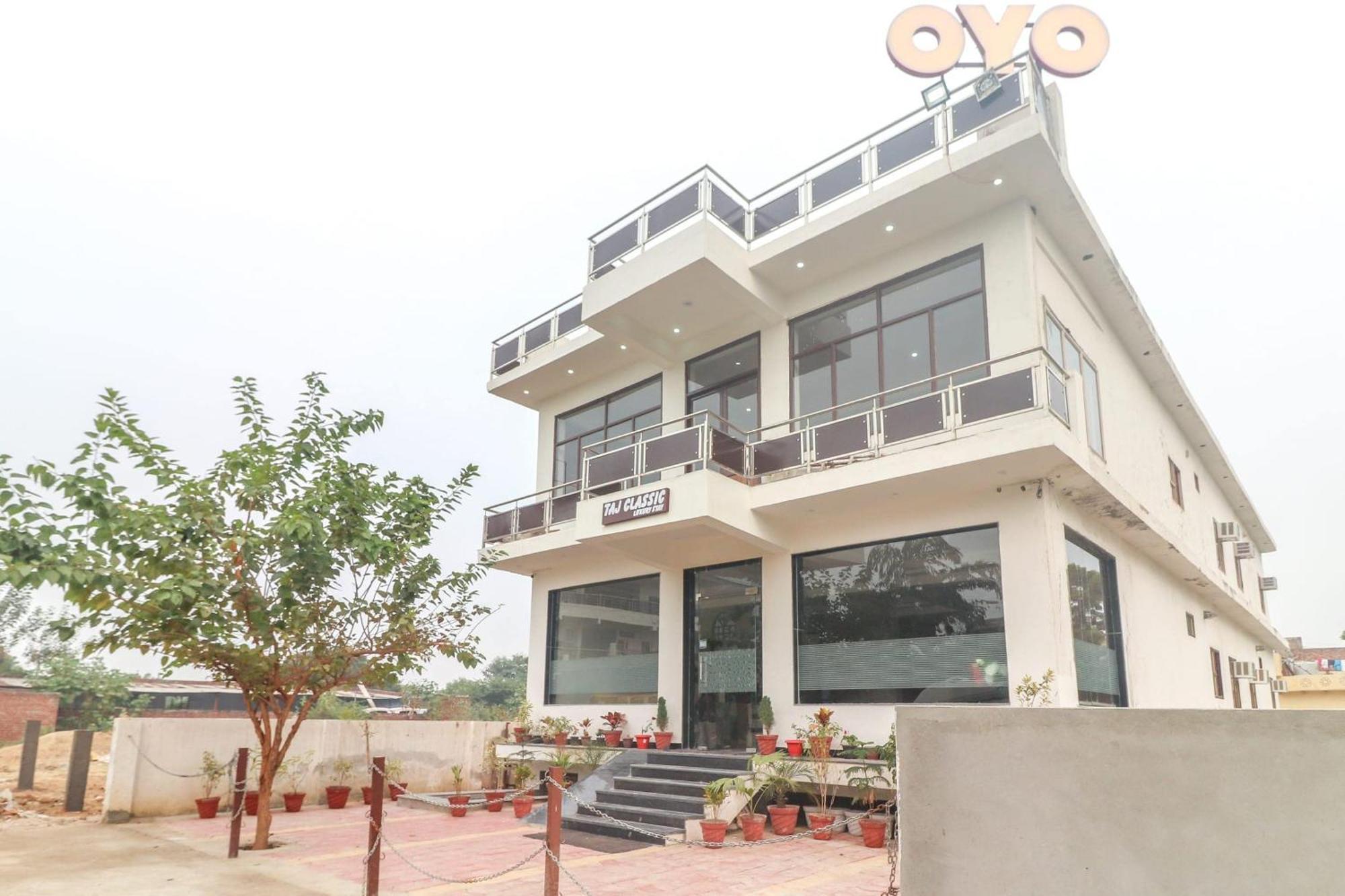 Oyo62646塔吉经典酒店 Tājganj 外观 照片