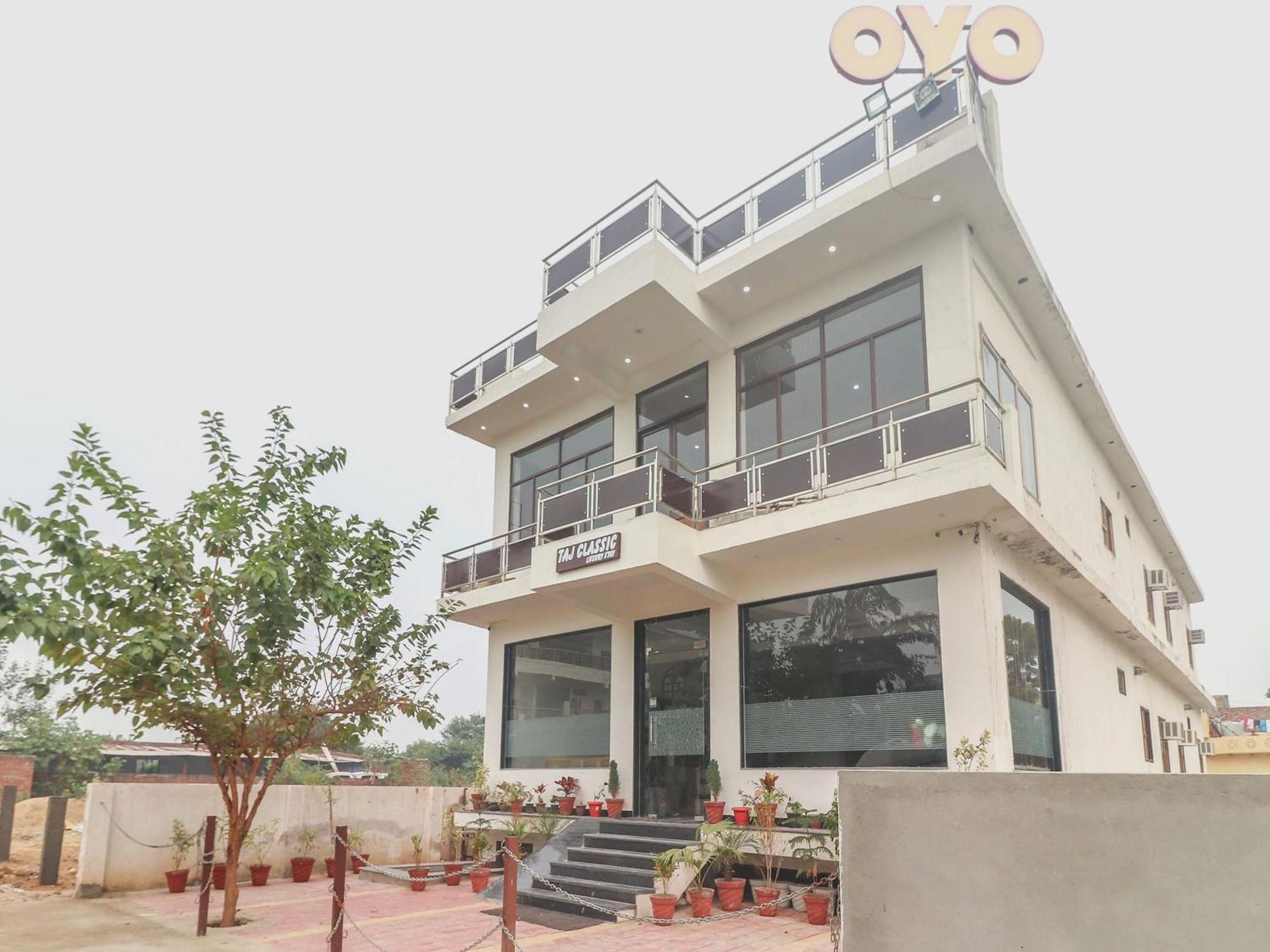 Oyo62646塔吉经典酒店 Tājganj 外观 照片
